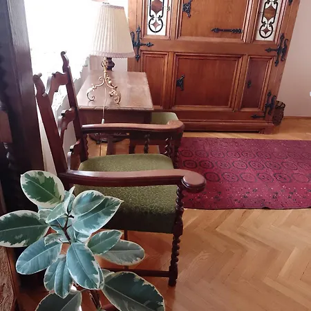 Appartement Belvarosi Classic 85 Square Meters