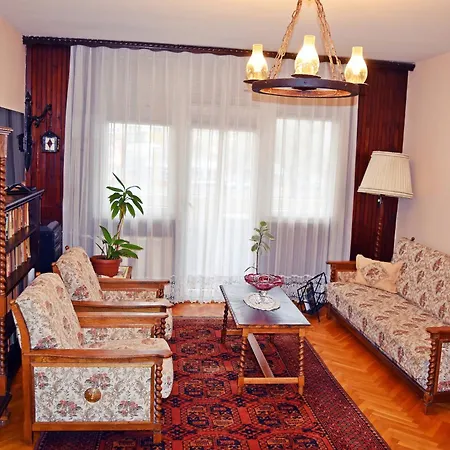 Belvarosi Classic 85 Square Meters Apartment *