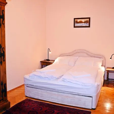 Apartment Belvarosi Classic 85 Square Meters