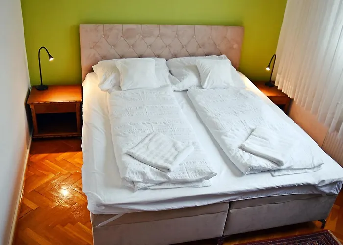 Belvarosi Classic 85 Square Meters Apartment