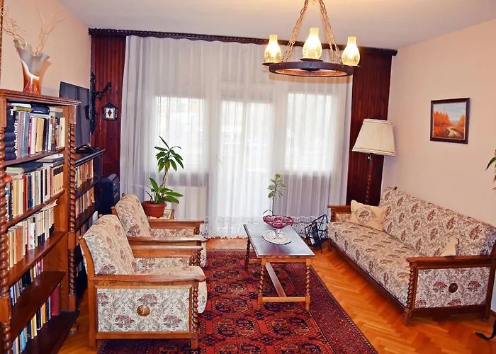 Belvarosi Classic 85 Square Meters Apartment *
